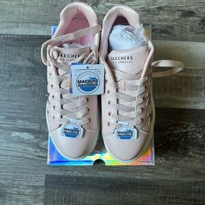 Girls Skechers sneakers